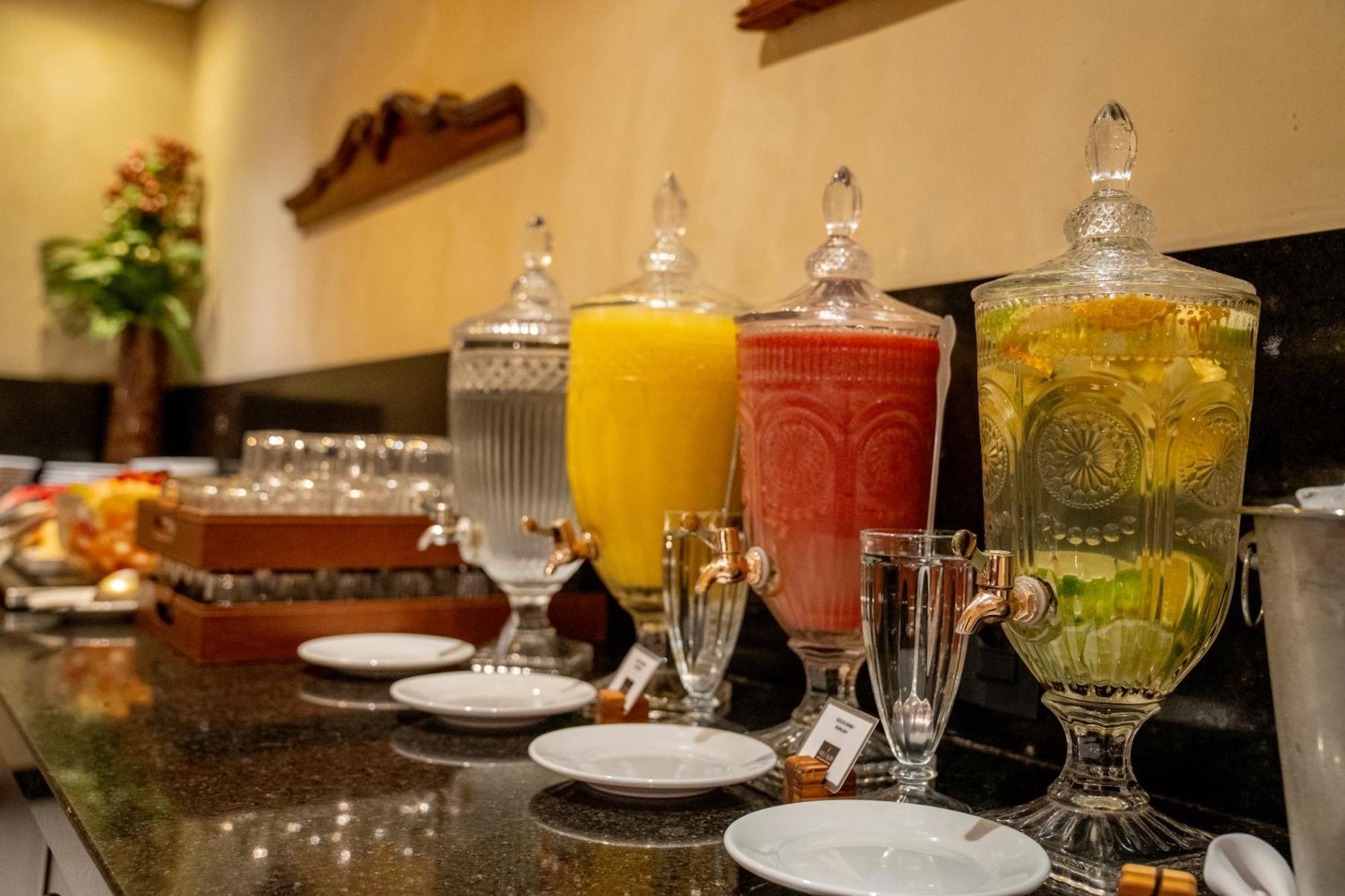 Hotel Luzeiros Recife Kültér fotó A selection of non-alcoholic drinks