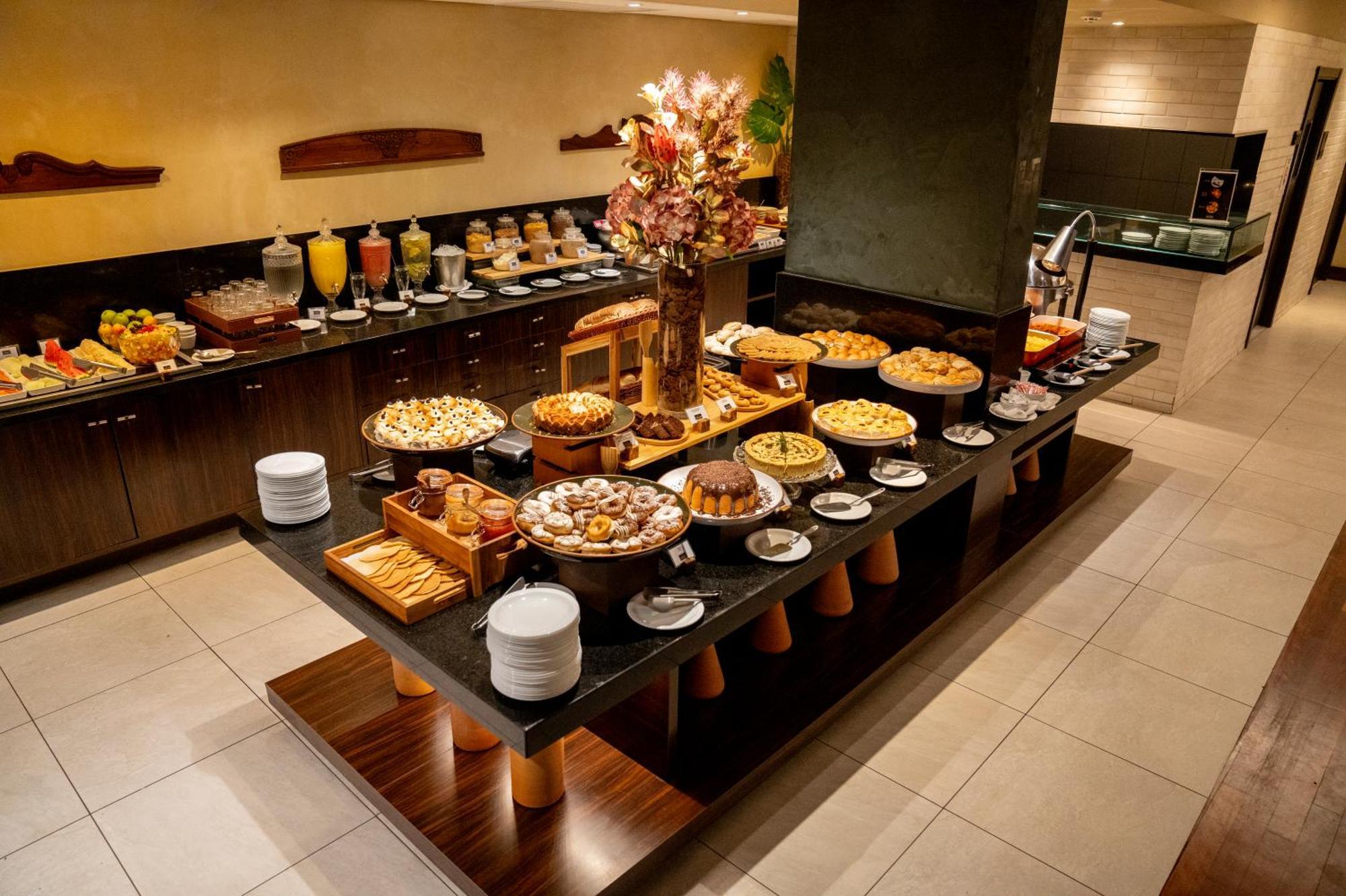 Hotel Luzeiros Recife Kültér fotó A buffet at a hotel