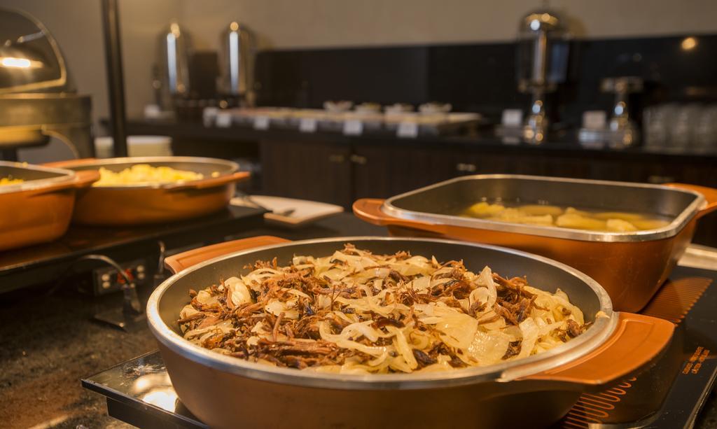 Hotel Luzeiros Recife Kültér fotó Food at a buffet